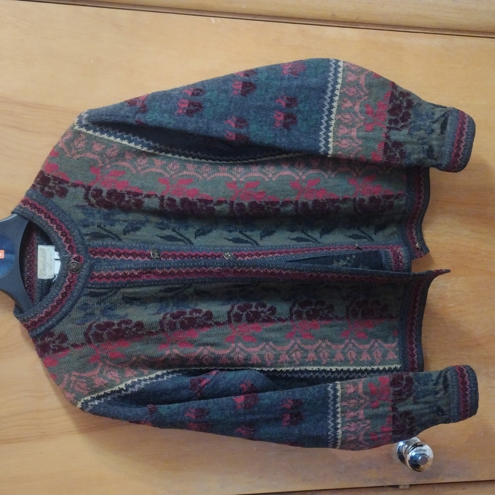 Cherry Lewis Sweater size M